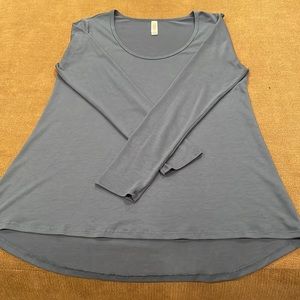 LuLaRoe- Gorgeous dusty blue Lynnae - medium